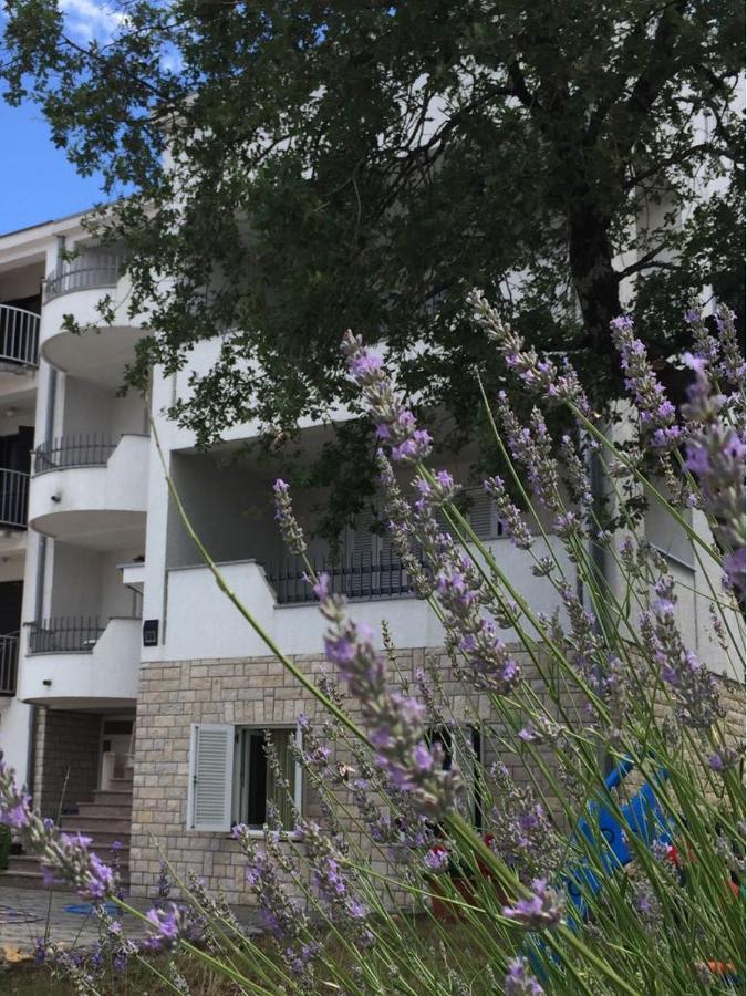 Apartmani Ana Malinska Exterior foto