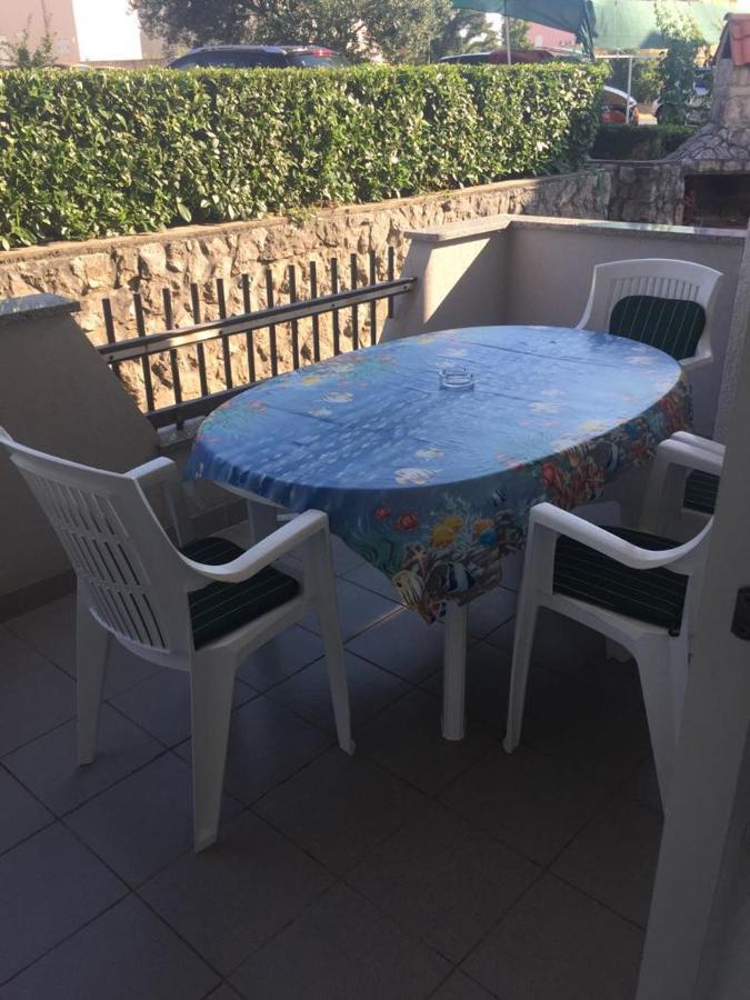 Apartmani Ana Malinska Exterior foto