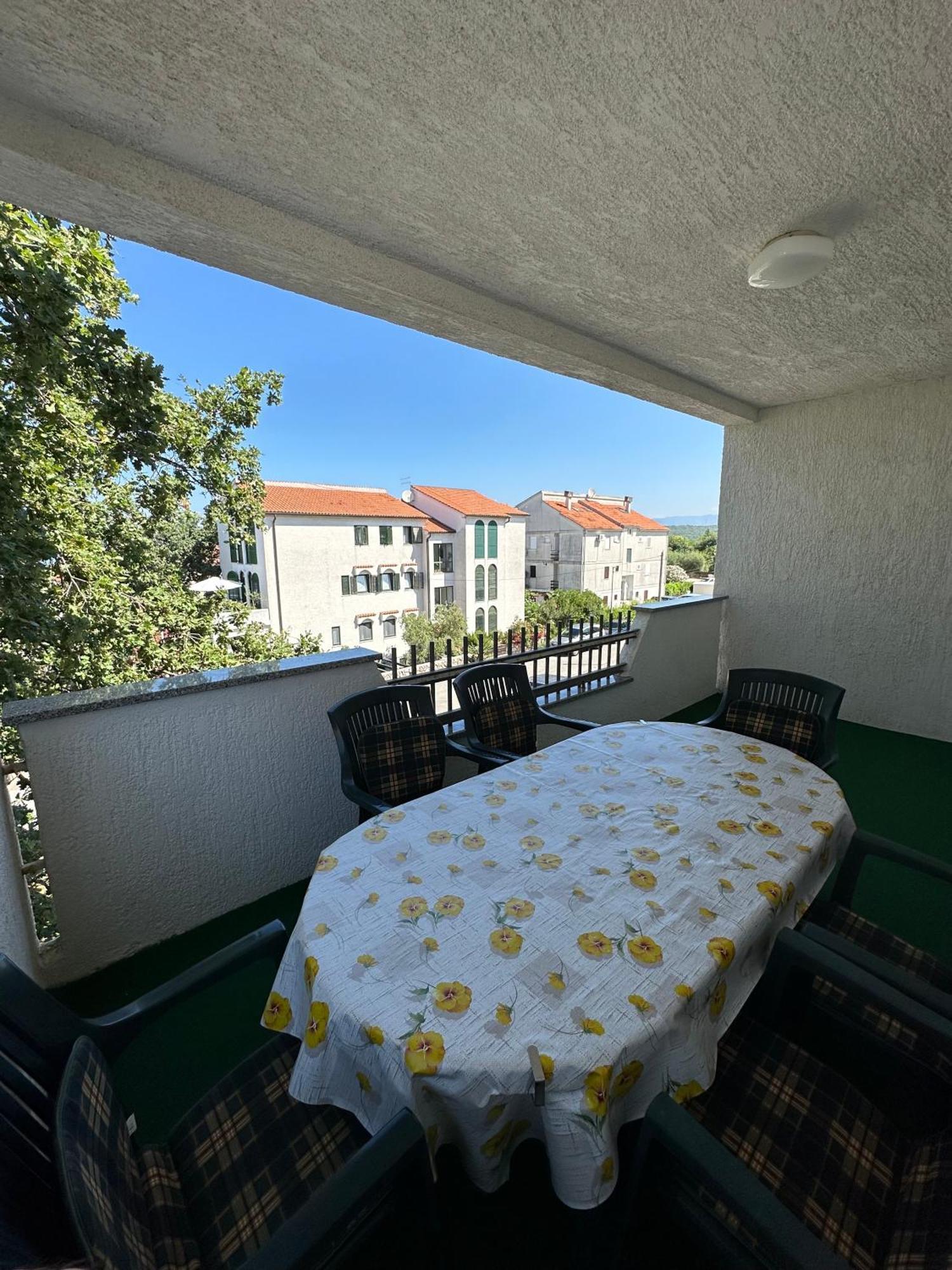 Apartmani Ana Malinska Exterior foto