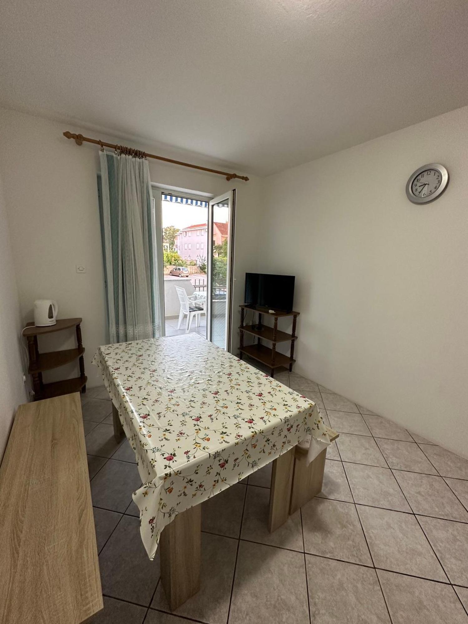 Apartmani Ana Malinska Exterior foto
